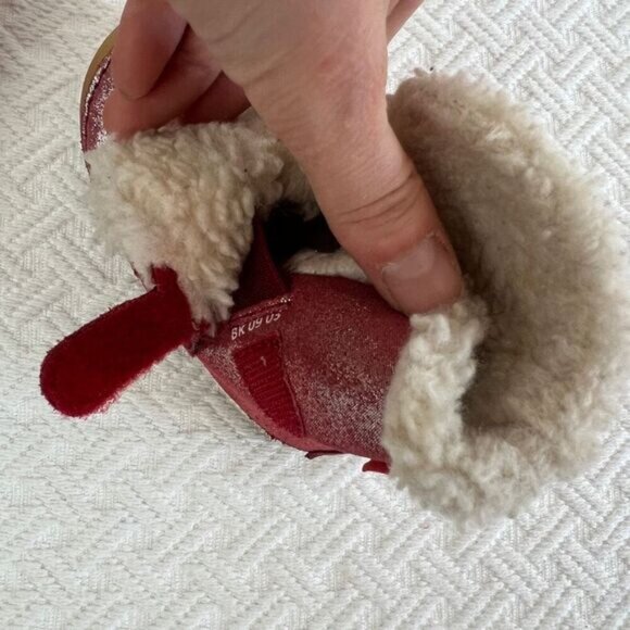 Kickers Baby Size 18mo months  Little Red Glitter Booties Boots Faux Fur Trim 18 - Picture 8 of 12